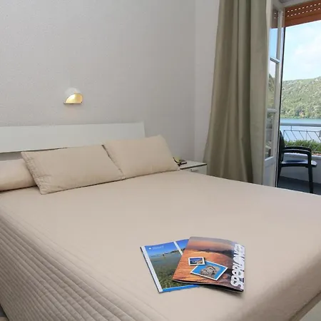 Szálloda Miralago 3*