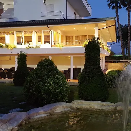 Miralago 3* ספרלונגה